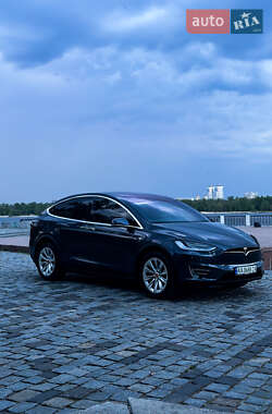 Позашляховик / Кросовер Tesla Model X 2017 в 
