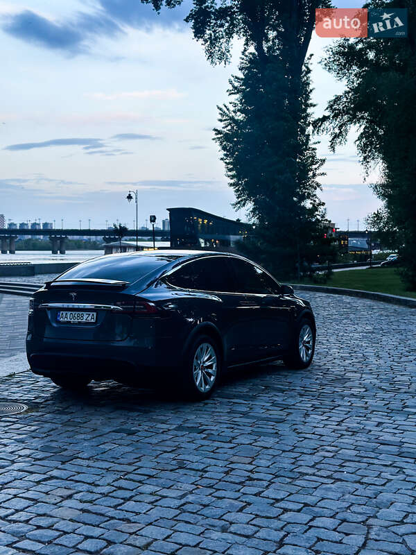 Внедорожник / Кроссовер Tesla Model X 2017 в Киеве
