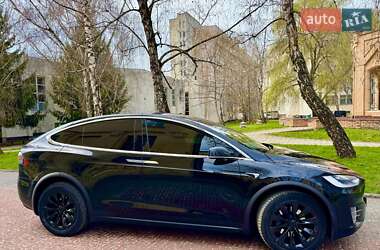 Позашляховик / Кросовер Tesla Model X 2019 в 