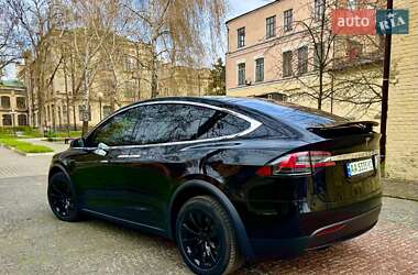 Позашляховик / Кросовер Tesla Model X 2019 в 
