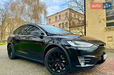 Позашляховик / Кросовер Tesla Model X 2019 в 