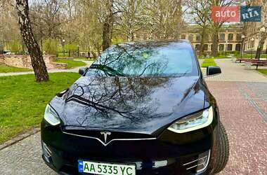Позашляховик / Кросовер Tesla Model X 2019 в 