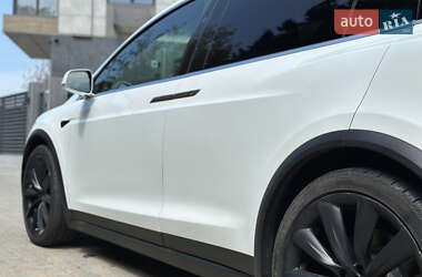 Позашляховик / Кросовер Tesla Model X 2020 в 