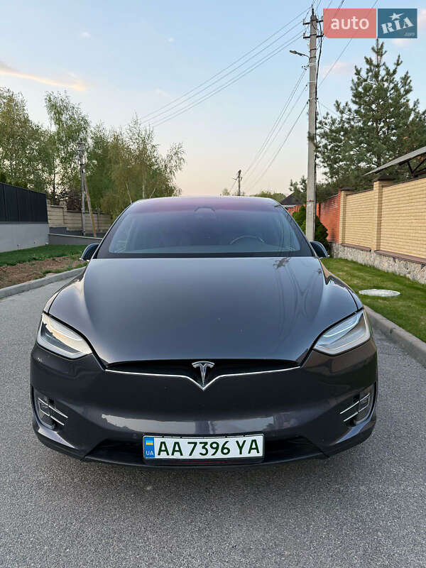 Позашляховик / Кросовер Tesla Model X 2020 в 