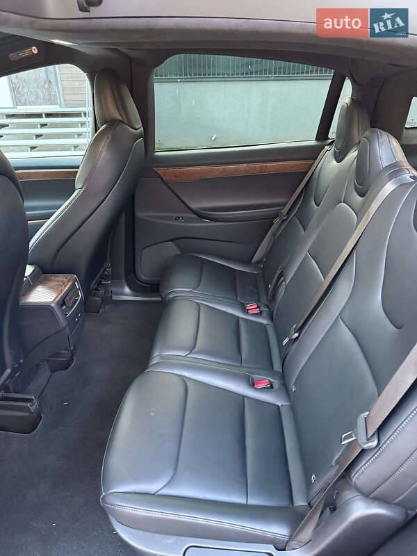 Позашляховик / Кросовер Tesla Model X 2020 в Полтаві