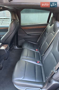 Позашляховик / Кросовер Tesla Model X 2020 в 