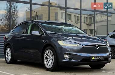 Позашляховик / Кросовер Tesla Model X 2018 в 