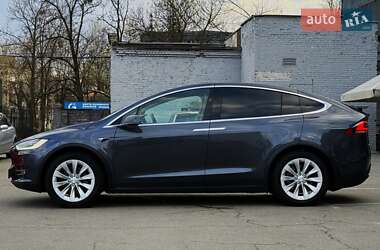 Позашляховик / Кросовер Tesla Model X 2018 в 