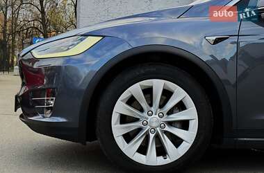 Позашляховик / Кросовер Tesla Model X 2018 в 