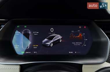 Позашляховик / Кросовер Tesla Model X 2018 в 