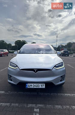 Позашляховик / Кросовер Tesla Model X 2016 в 