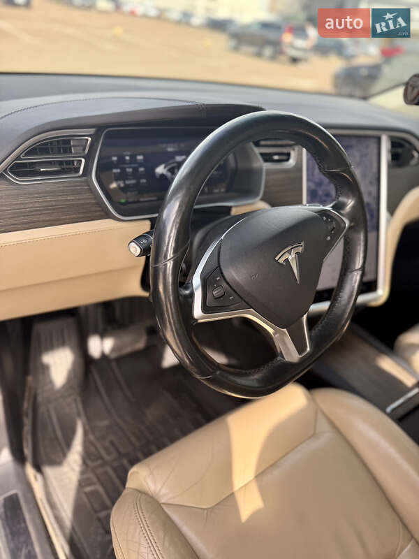 Внедорожник / Кроссовер Tesla Model X 2016 в Житомире