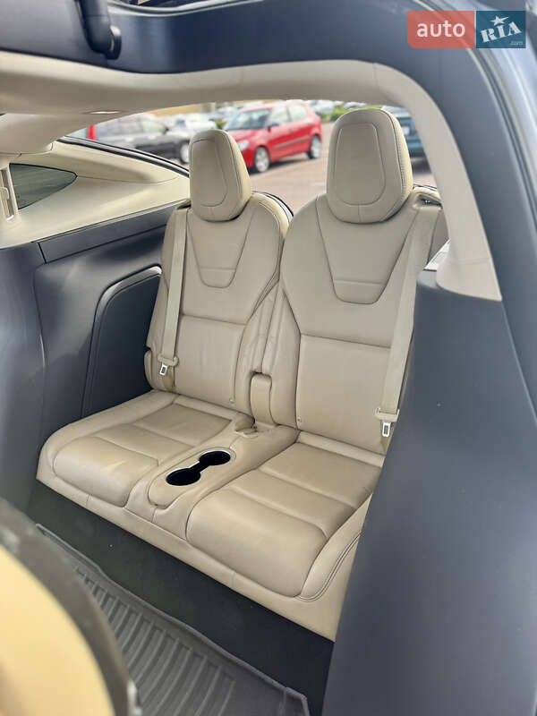 Внедорожник / Кроссовер Tesla Model X 2016 в Житомире