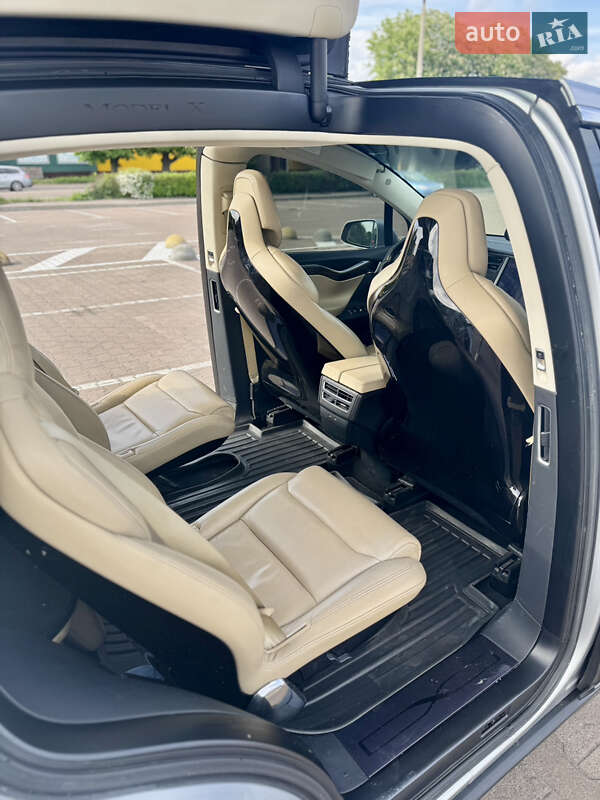 Внедорожник / Кроссовер Tesla Model X 2016 в Житомире