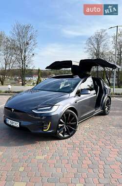 Позашляховик / Кросовер Tesla Model X 2016 в Новояворівську