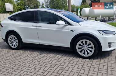 Позашляховик / Кросовер Tesla Model X 2018 в 