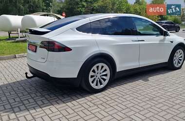 Позашляховик / Кросовер Tesla Model X 2018 в 