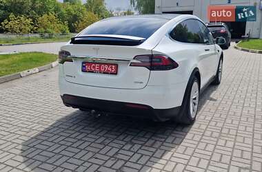 Позашляховик / Кросовер Tesla Model X 2018 в 
