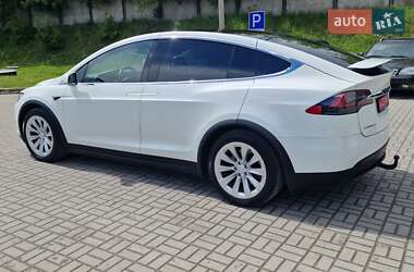 Позашляховик / Кросовер Tesla Model X 2018 в 