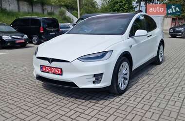 Позашляховик / Кросовер Tesla Model X 2018 в 