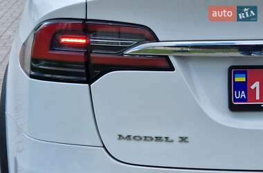 Позашляховик / Кросовер Tesla Model X 2018 в 