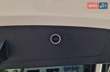 Позашляховик / Кросовер Tesla Model X 2018 в 