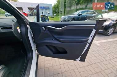 Позашляховик / Кросовер Tesla Model X 2018 в 
