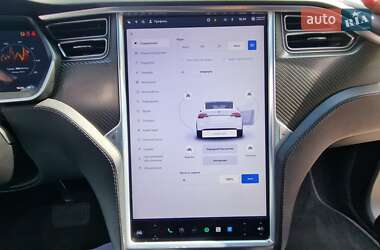 Позашляховик / Кросовер Tesla Model X 2018 в 