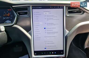 Позашляховик / Кросовер Tesla Model X 2018 в 