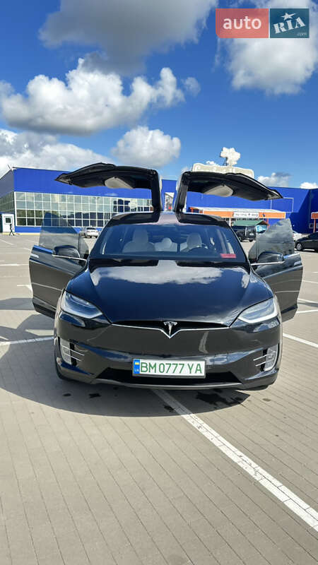 Позашляховик / Кросовер Tesla Model X 2018 в 