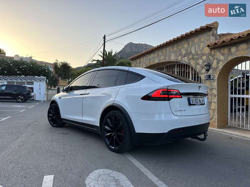 Позашляховик / Кросовер Tesla Model X 2016 в Києві