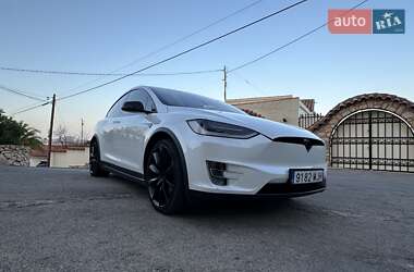 Позашляховик / Кросовер Tesla Model X 2016 в 