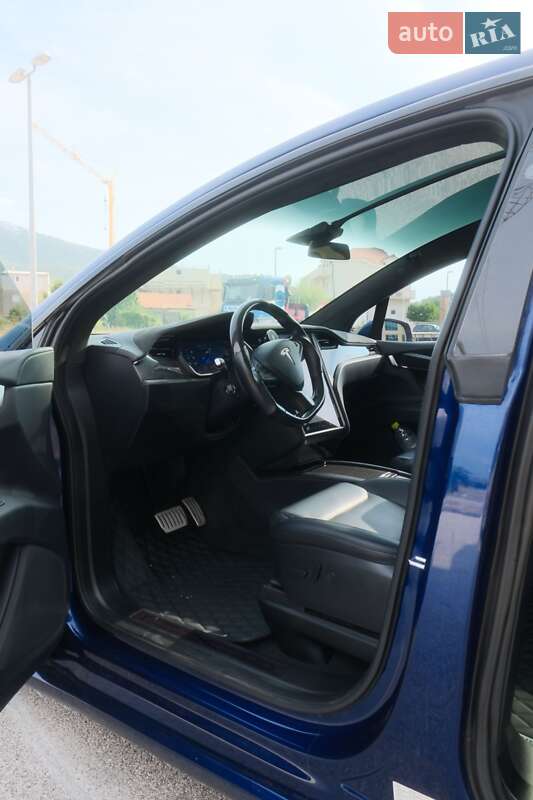 Внедорожник / Кроссовер Tesla Model X 2019 в Львове