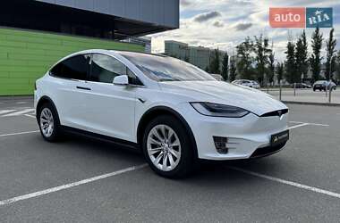 Позашляховик / Кросовер Tesla Model X 2019 в 