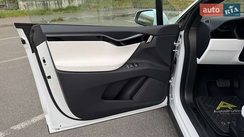 Позашляховик / Кросовер Tesla Model X 2019 в Києві