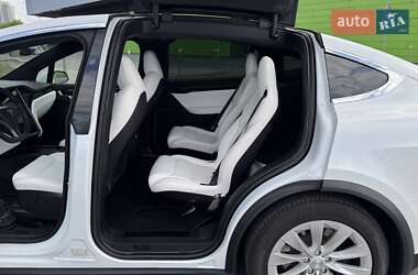 Позашляховик / Кросовер Tesla Model X 2019 в 