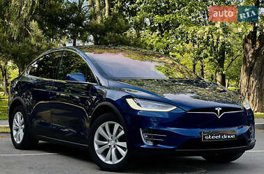 Позашляховик / Кросовер Tesla Model X 2017 в 