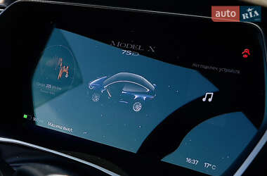 Позашляховик / Кросовер Tesla Model X 2017 в 