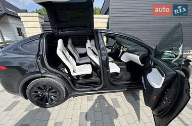 Позашляховик / Кросовер Tesla Model X 2017 в 