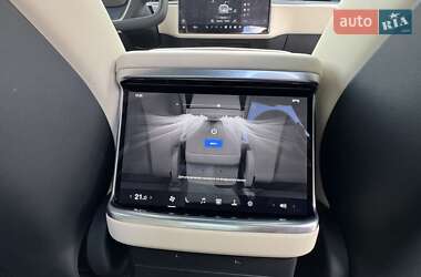 Позашляховик / Кросовер Tesla Model X 2022 в 