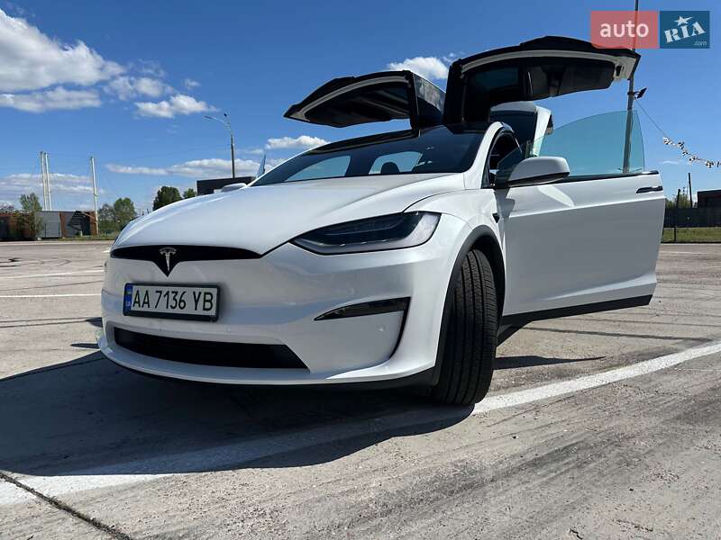 Tesla Model X 2022