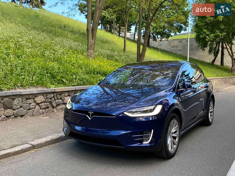 Внедорожник / Кроссовер Tesla Model X 2017 в 