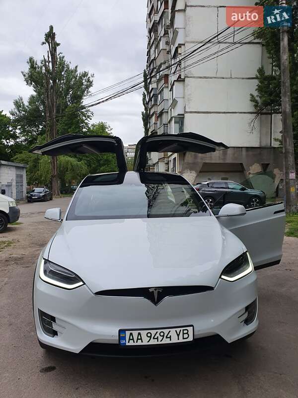 Внедорожник / Кроссовер Tesla Model X 2016 в 