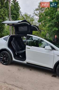 Внедорожник / Кроссовер Tesla Model X 2016 в 