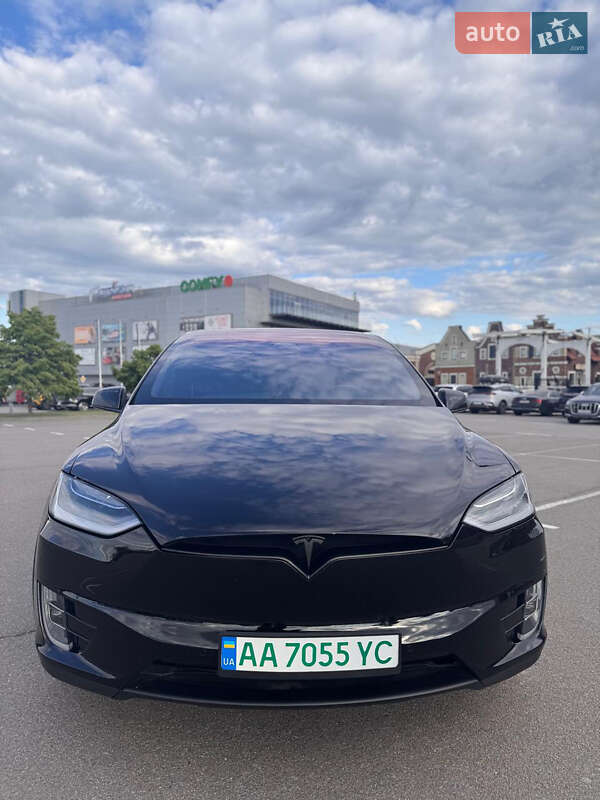 Tesla Model X 2020