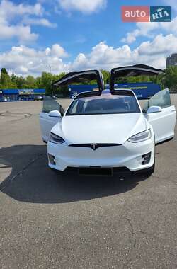 Внедорожник / Кроссовер Tesla Model X 2018 в 