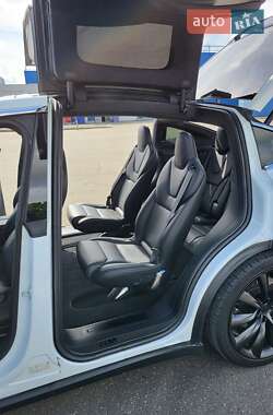 Внедорожник / Кроссовер Tesla Model X 2018 в 