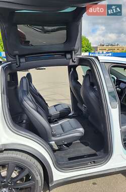 Внедорожник / Кроссовер Tesla Model X 2018 в 