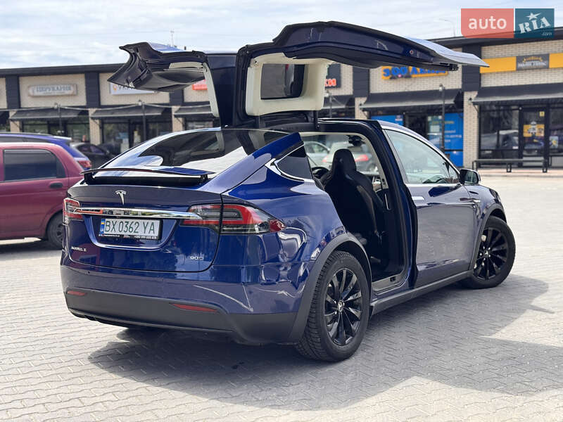 Позашляховик / Кросовер Tesla Model X 2016 в Хмельницькому