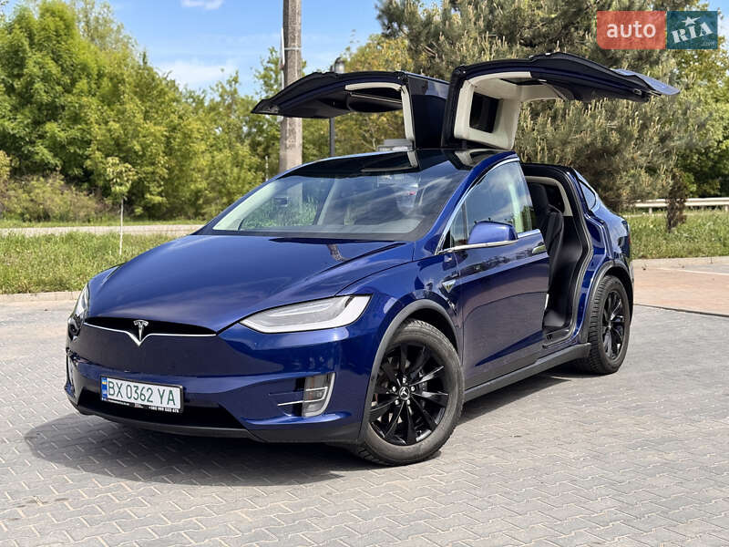 Внедорожник / Кроссовер Tesla Model X 2016 в 